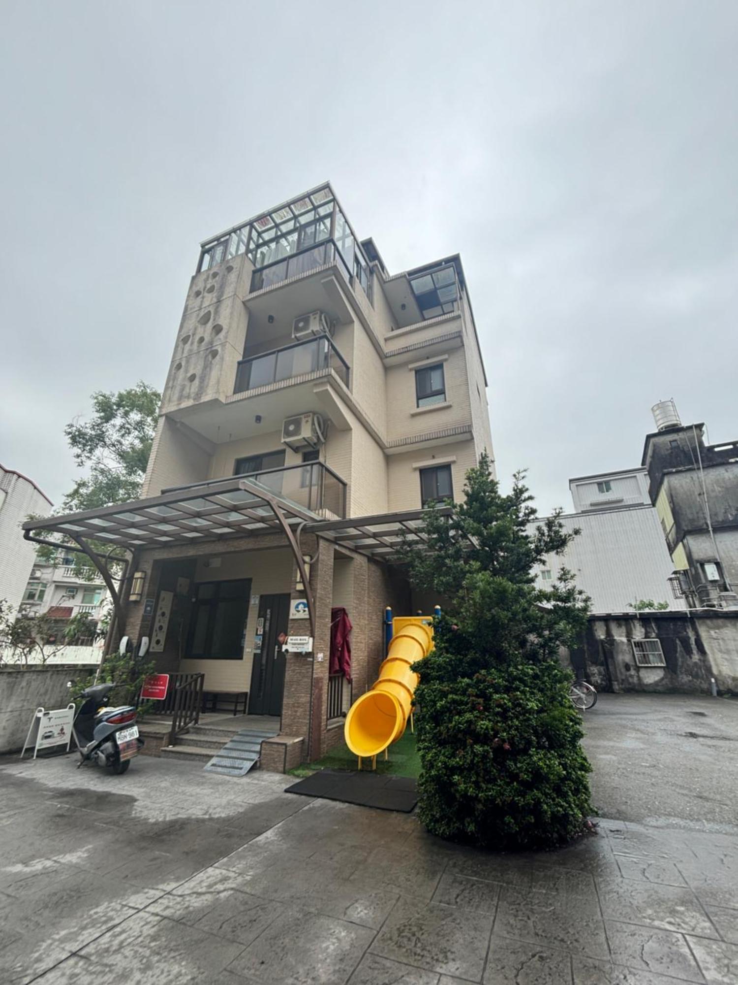充電樁 羅東木村電梯民宿luodong Tree Bnb 雲朵朵二館 近週三清溝 免費洗衣機 烘衣機 星巴克咖啡豆 國旅卡特約店 Esterno foto